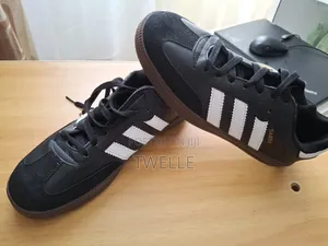 Sambas Black