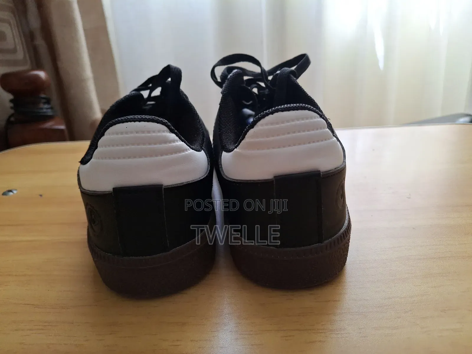 Sambas Black