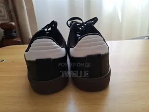 Sambas Black