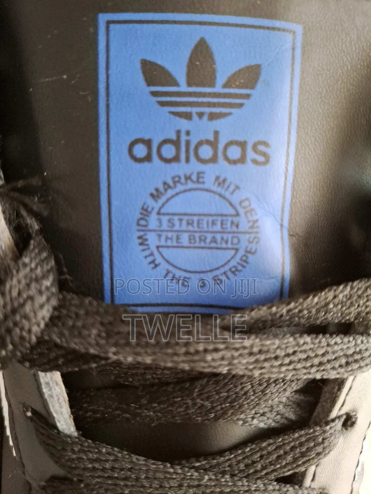 Sambas Black