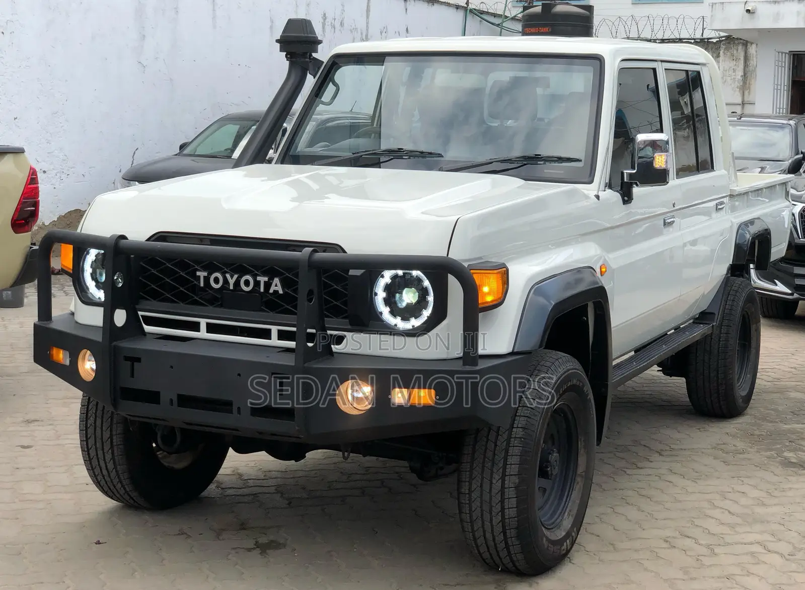 Toyota Land Cruiser 2019 Off white