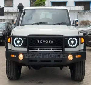Toyota Land Cruiser 2019 Off white