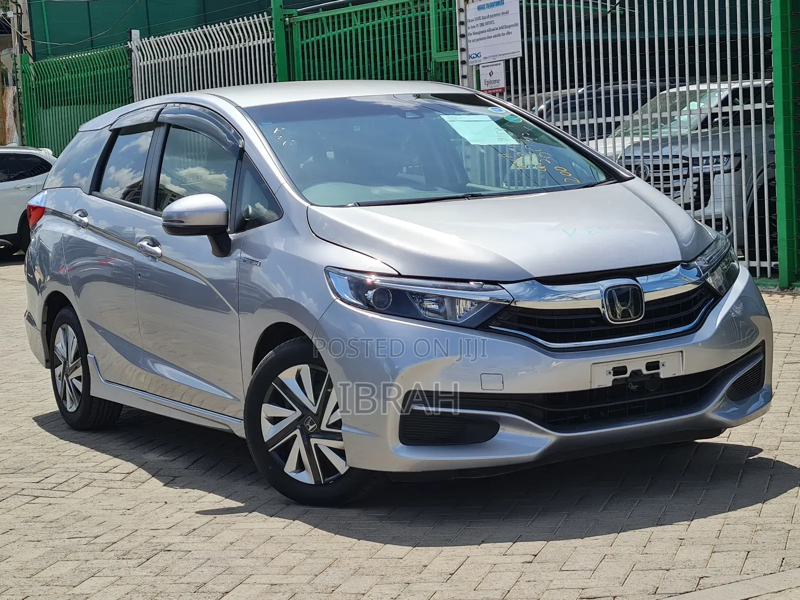 Honda Fit Shuttle 2019 Silver