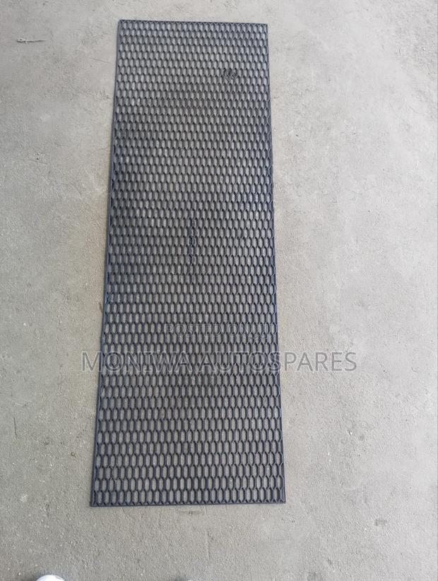 Universal Plastic Grill - main view