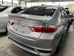 Honda Grace 2019 Silver