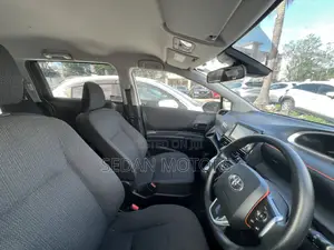 Toyota Sienta 2019 Off white