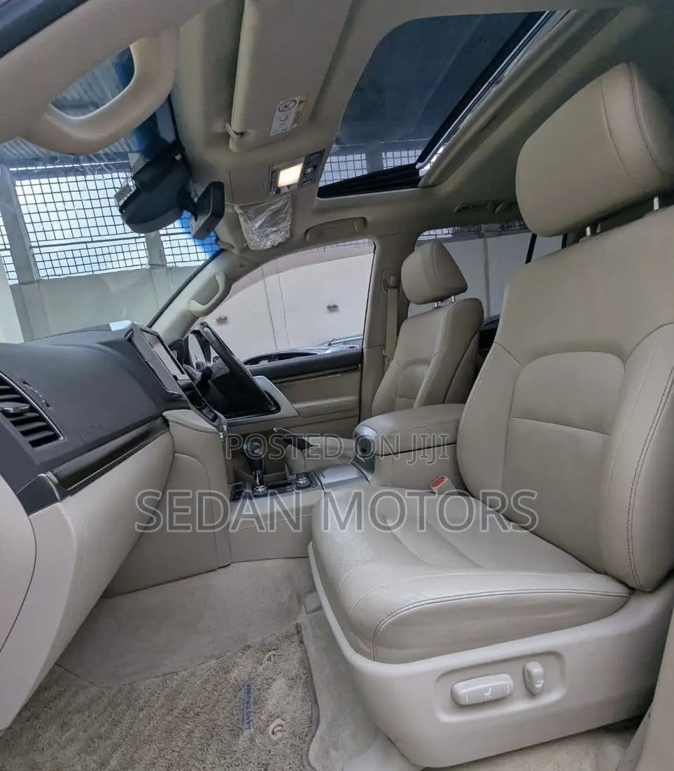 Toyota Land Cruiser 2019 Pearl