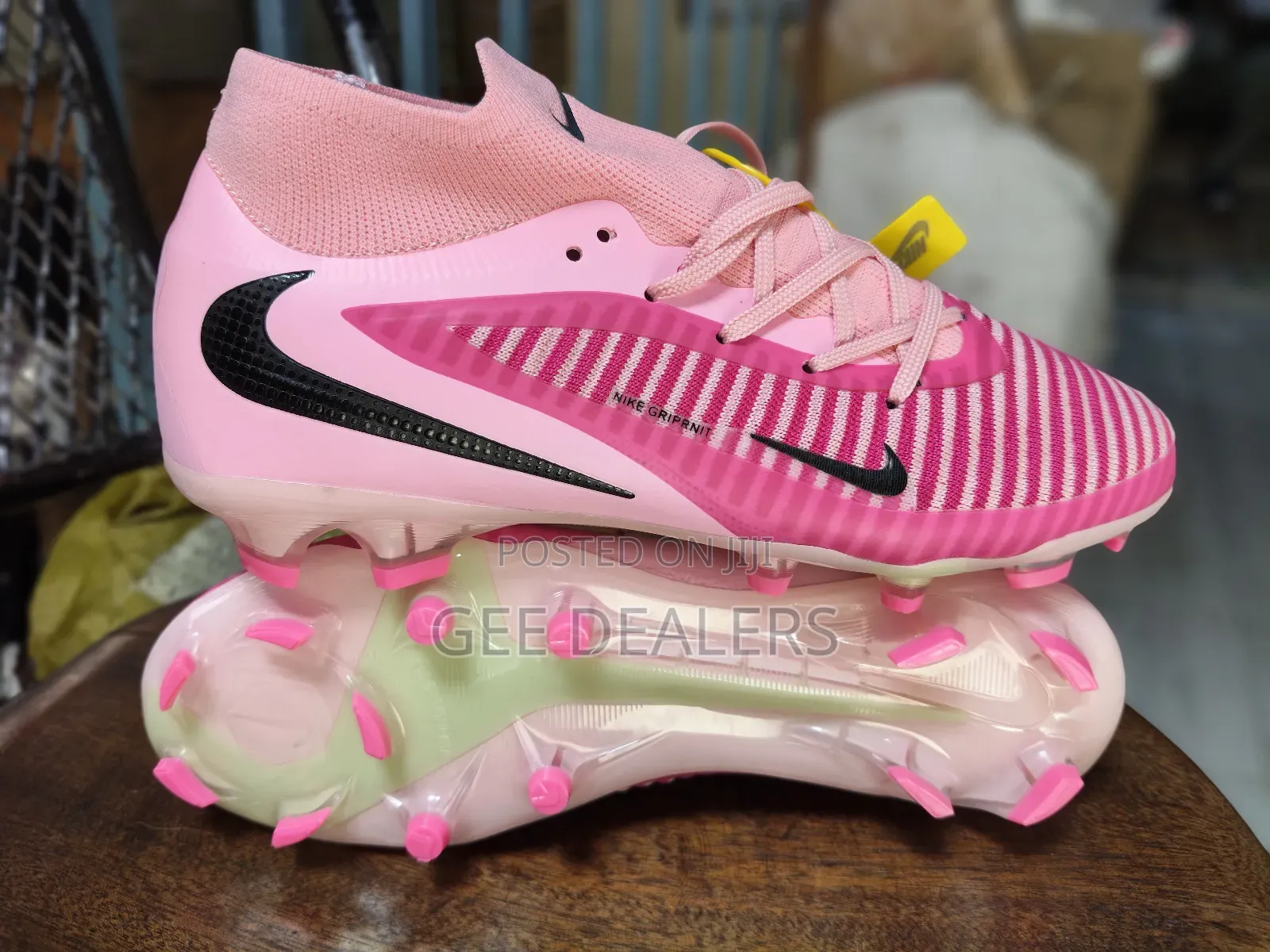 Size 37-42 Nike Phantom Football Boots,Kids Soccer Boots