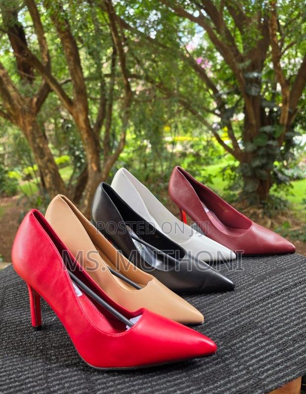 Classic Pointed-Toe Stiletto Red Bottom Pumps - thumbnail 2