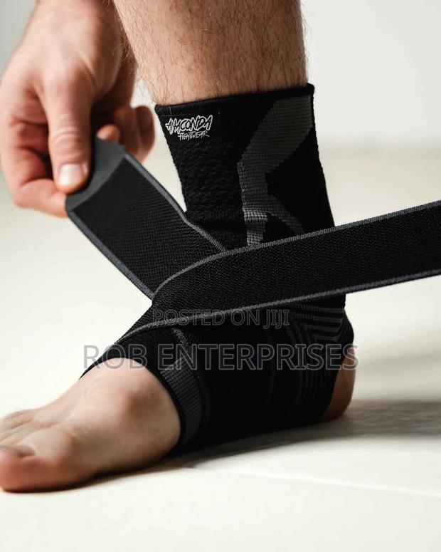 Adjustable Compression Ankle Brace