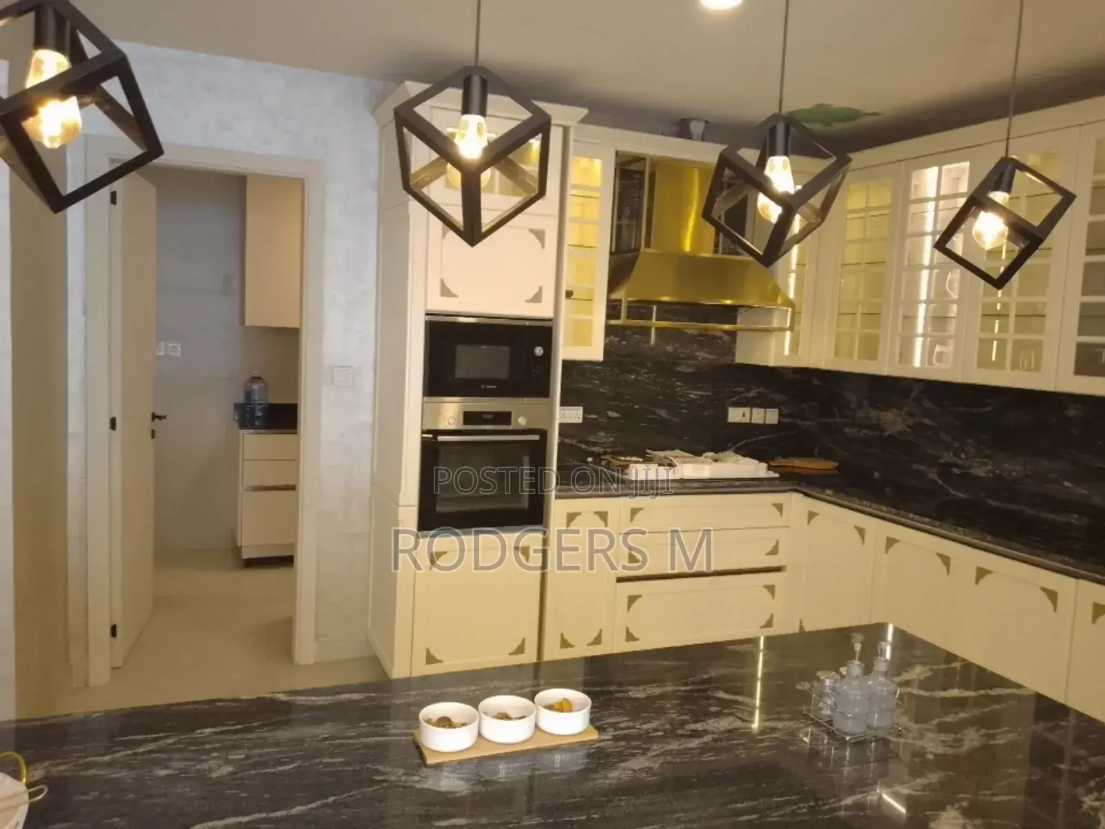 4bdrm Duplex in Parklands/Highridge for rent