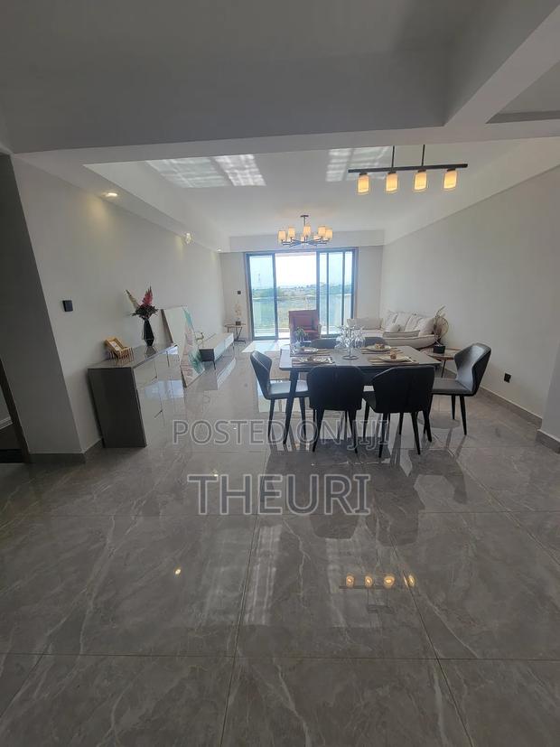 2bdrm Apartment in Gateway Mall Area for sale - main view