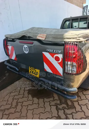 Toyota Hilux 2021 Gold