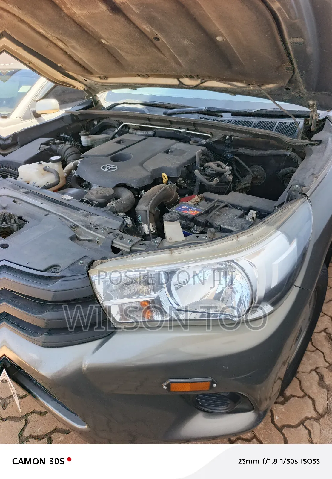 Toyota Hilux 2021 Gold