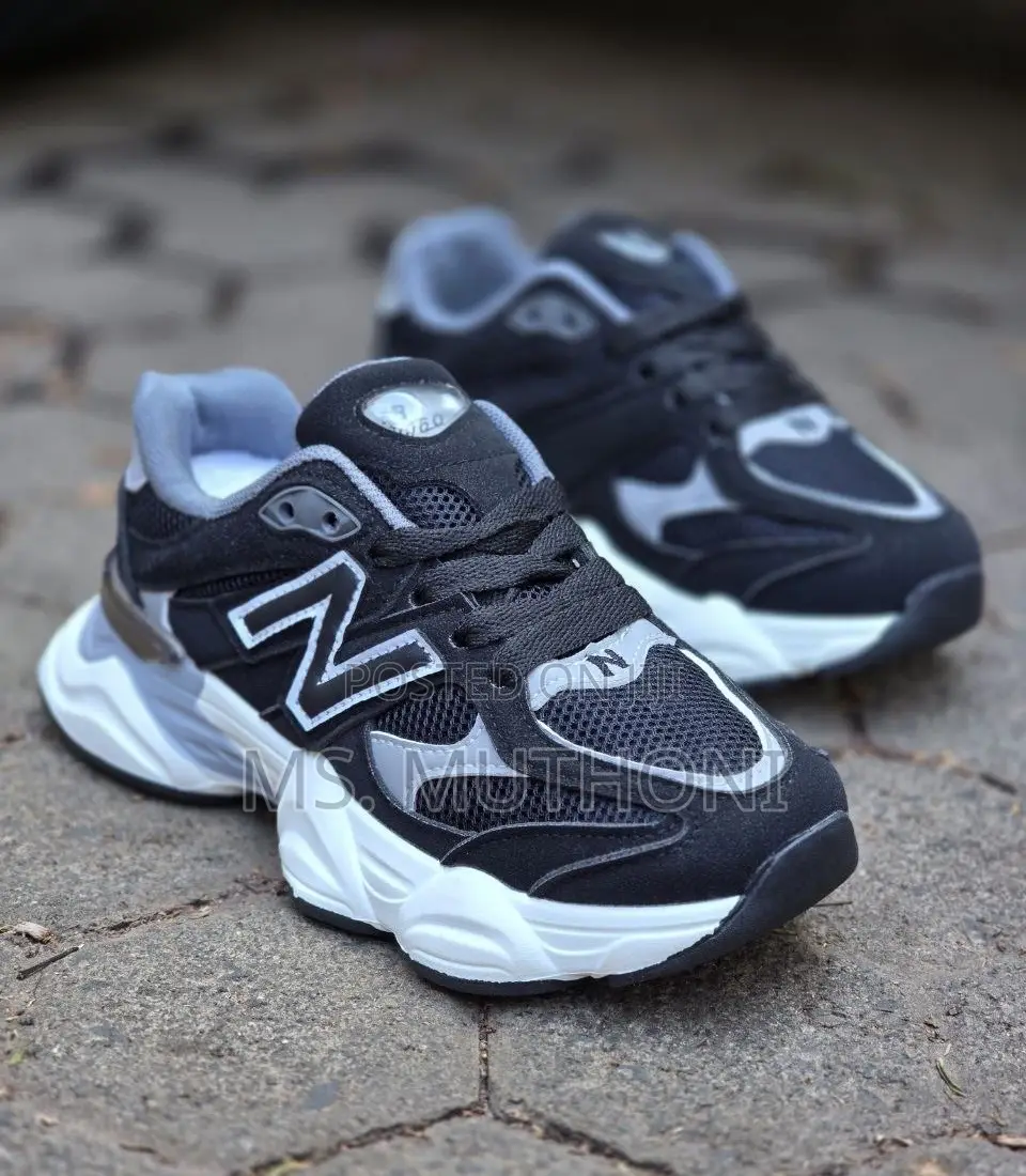Boys / Girls Quality Sneakers Size 30-35