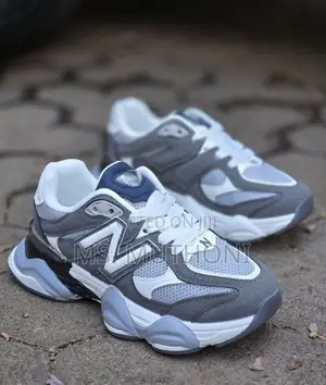 Boys / Girls Quality Sneakers Size 30-35