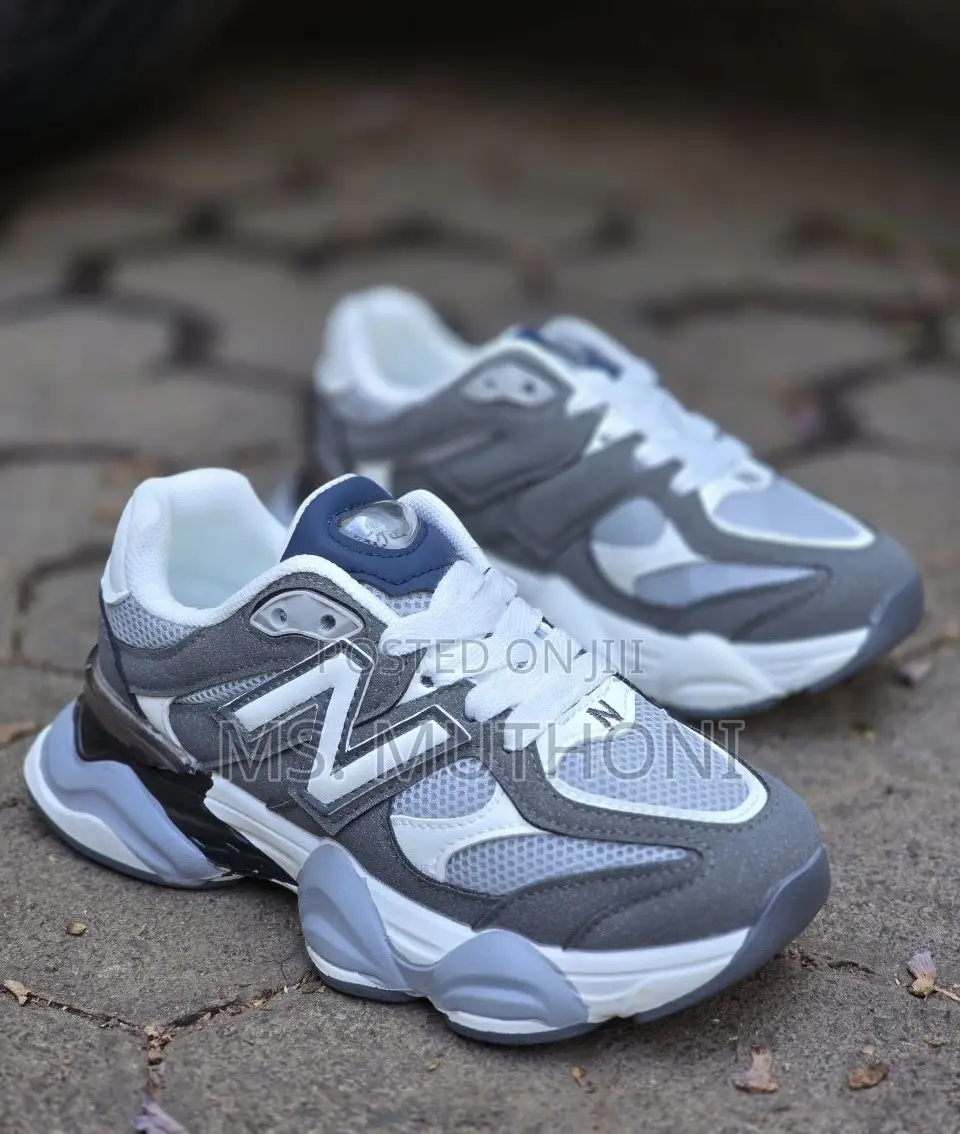 Boys / Girls Quality Sneakers Size 30-35