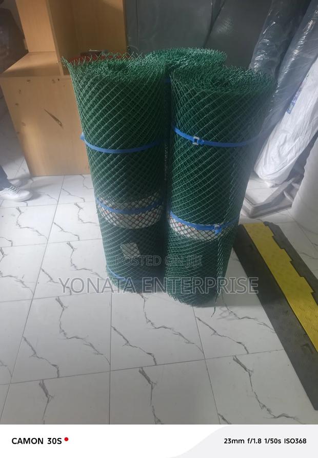 Plastic Poultry Mesh - thumbnail 2