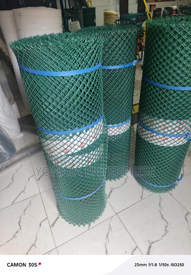 Plastic Chicken Mesh 1m by 25 Metere