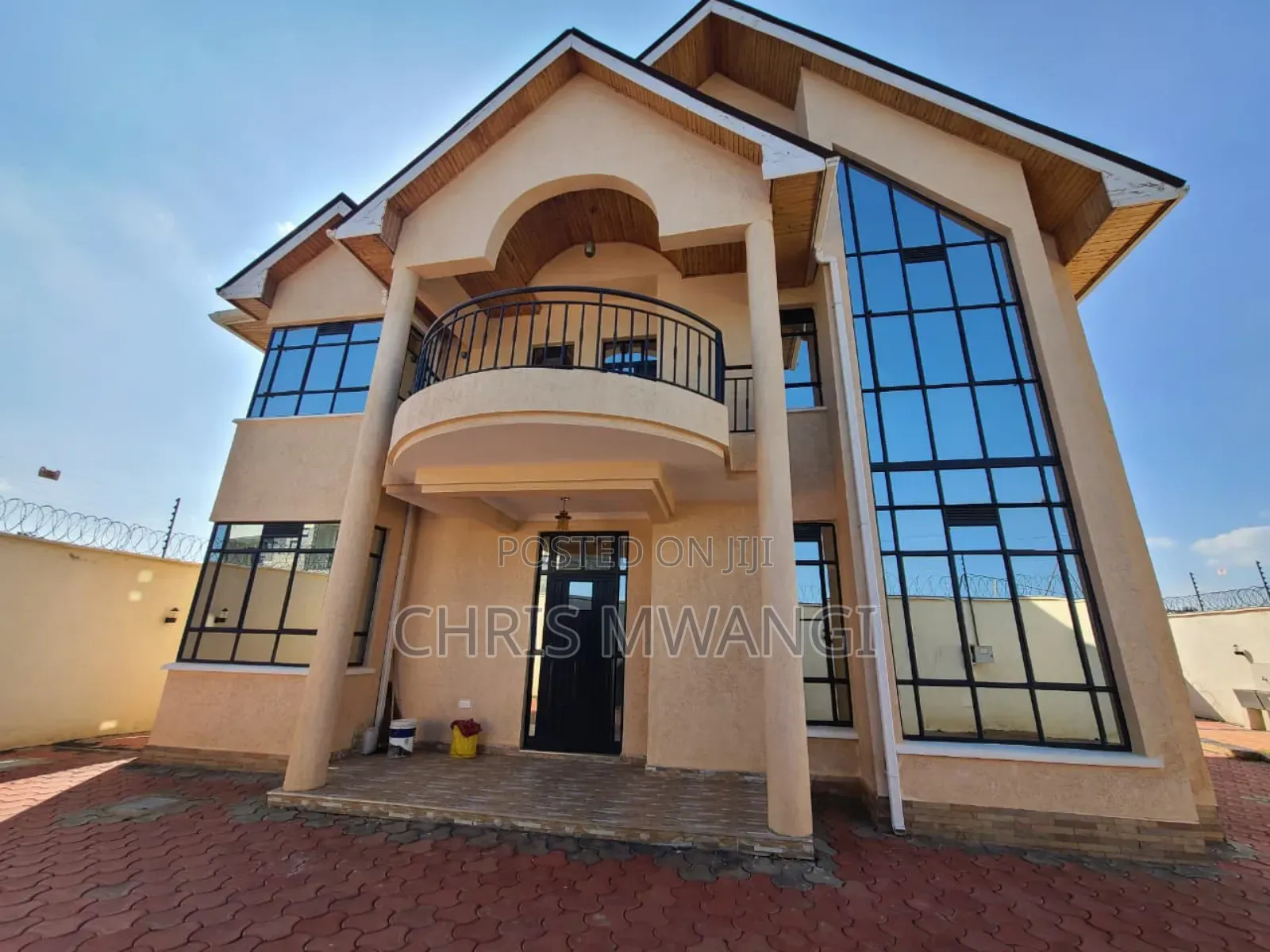 5bdrm Mansion in Kamakis Bypass for sale