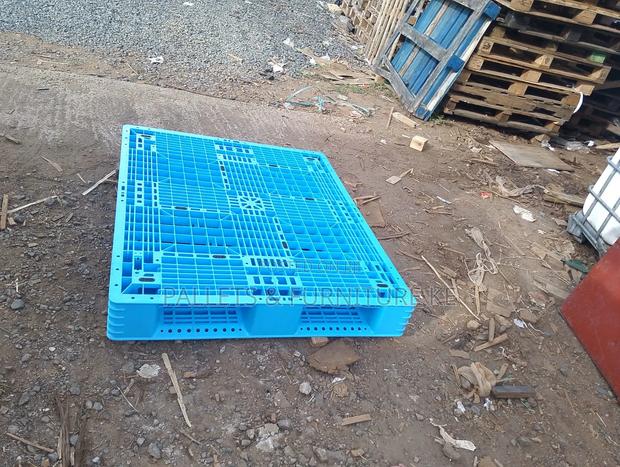 Sturdy Plastic Pallets $56 - main view