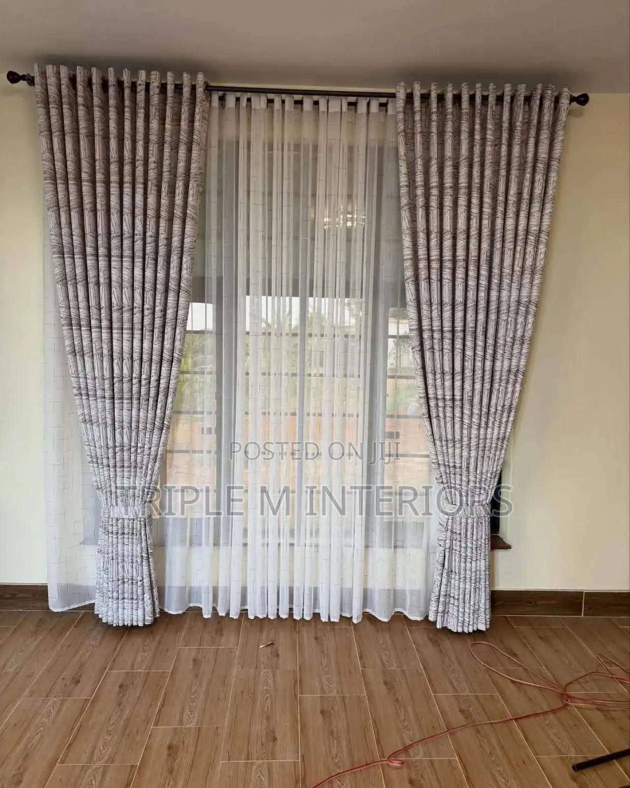 Classic Contemporary Living Room Curtain Designs