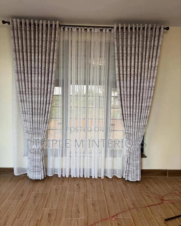 Classic Contemporary Living Room Curtain Designs - main view