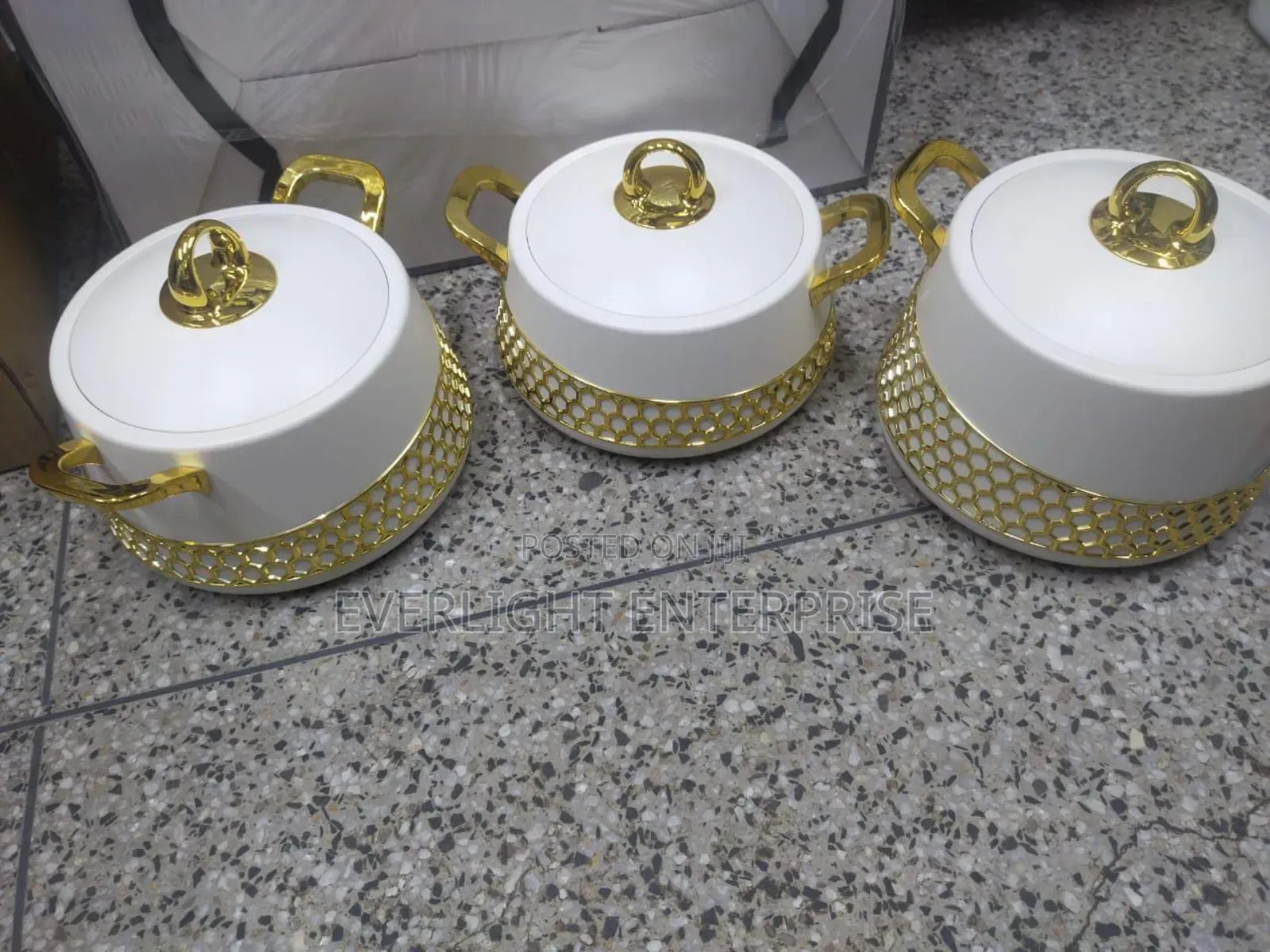 Luxurious Insulated Hotpots Set Round