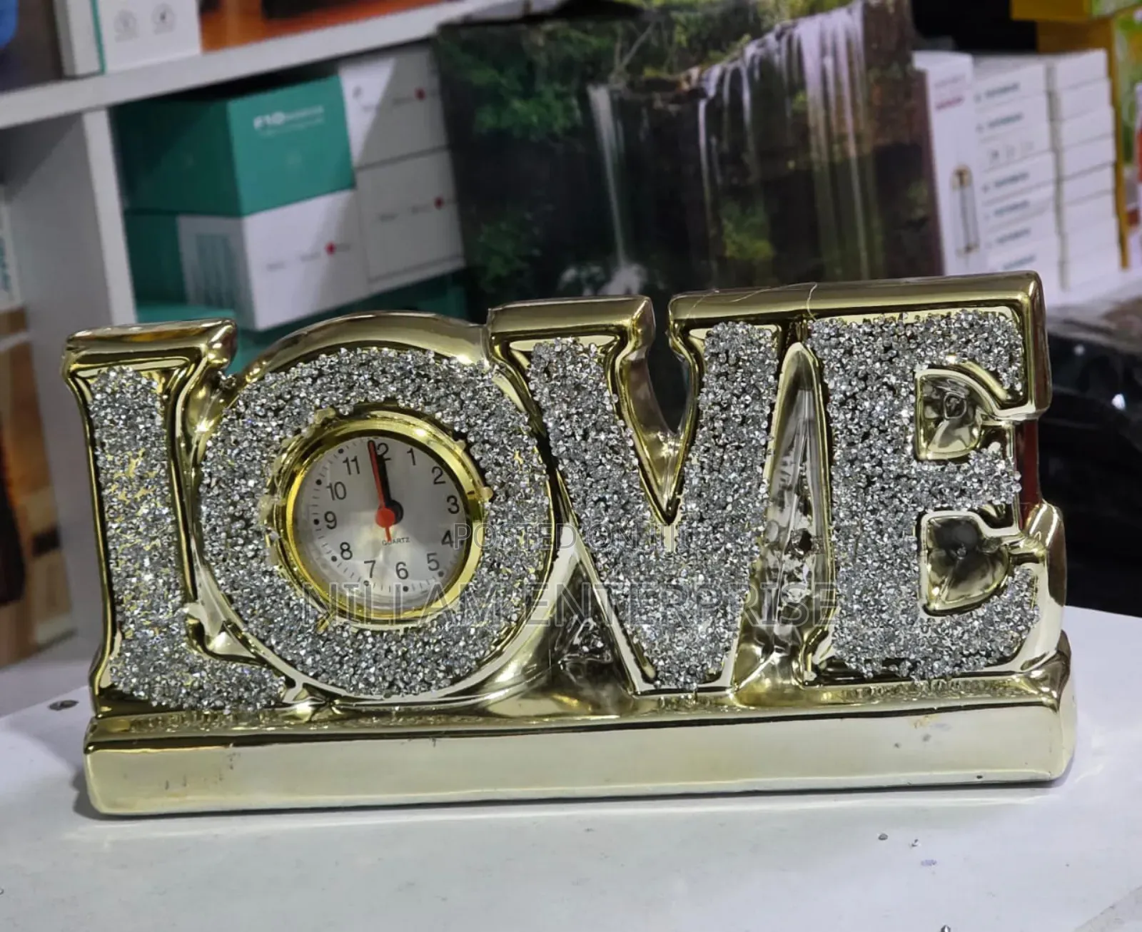 Love" Tabletop Clock Sparkling Decorative Timepiece*