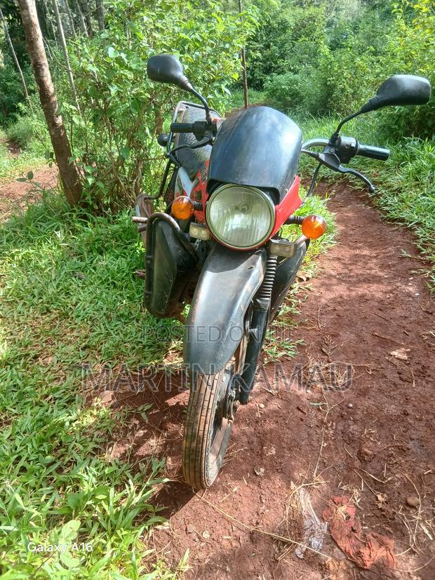 Bajaj Boxer 150 UG 2020 Red