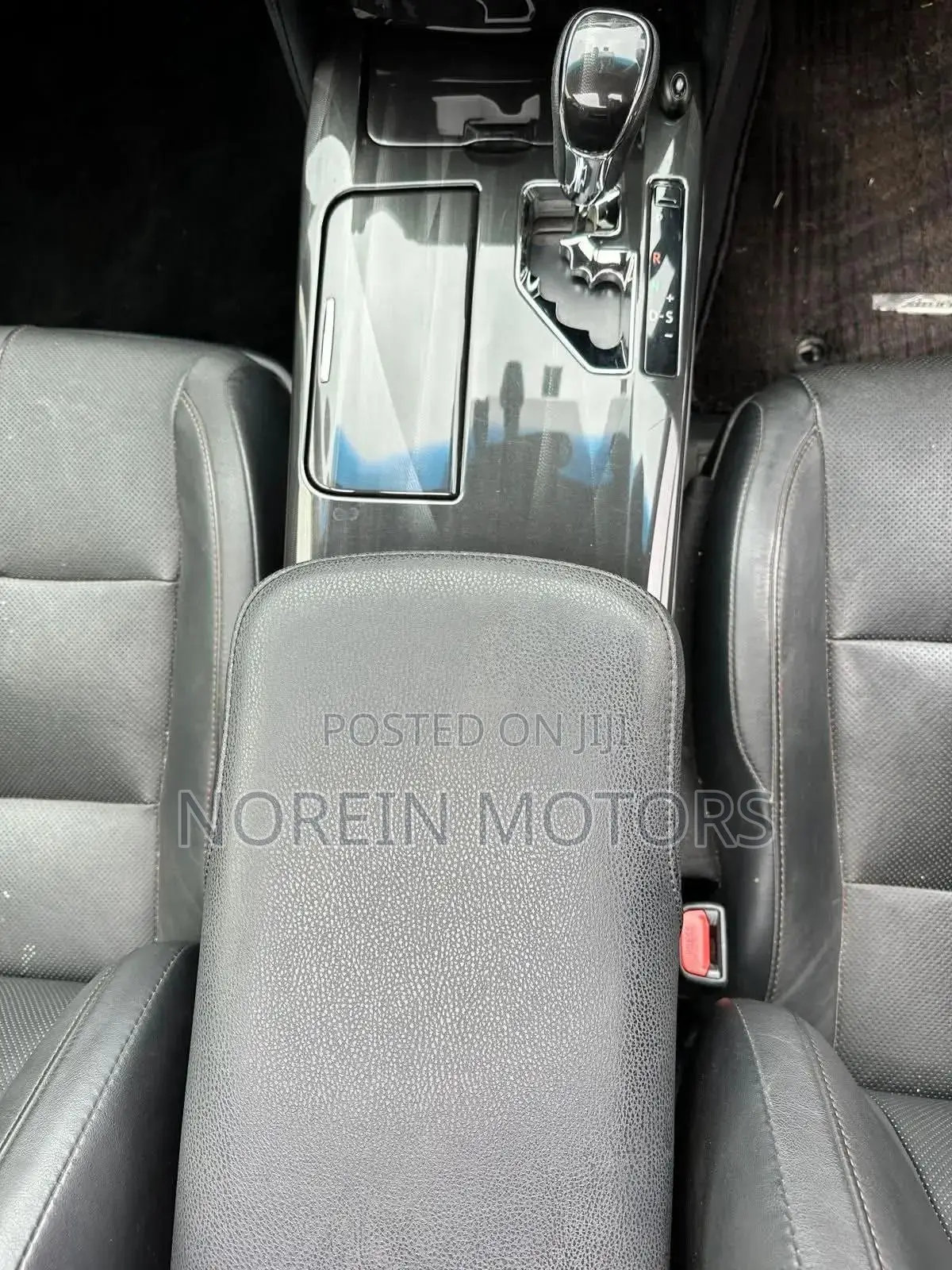 Toyota Crown 2018 Pearl