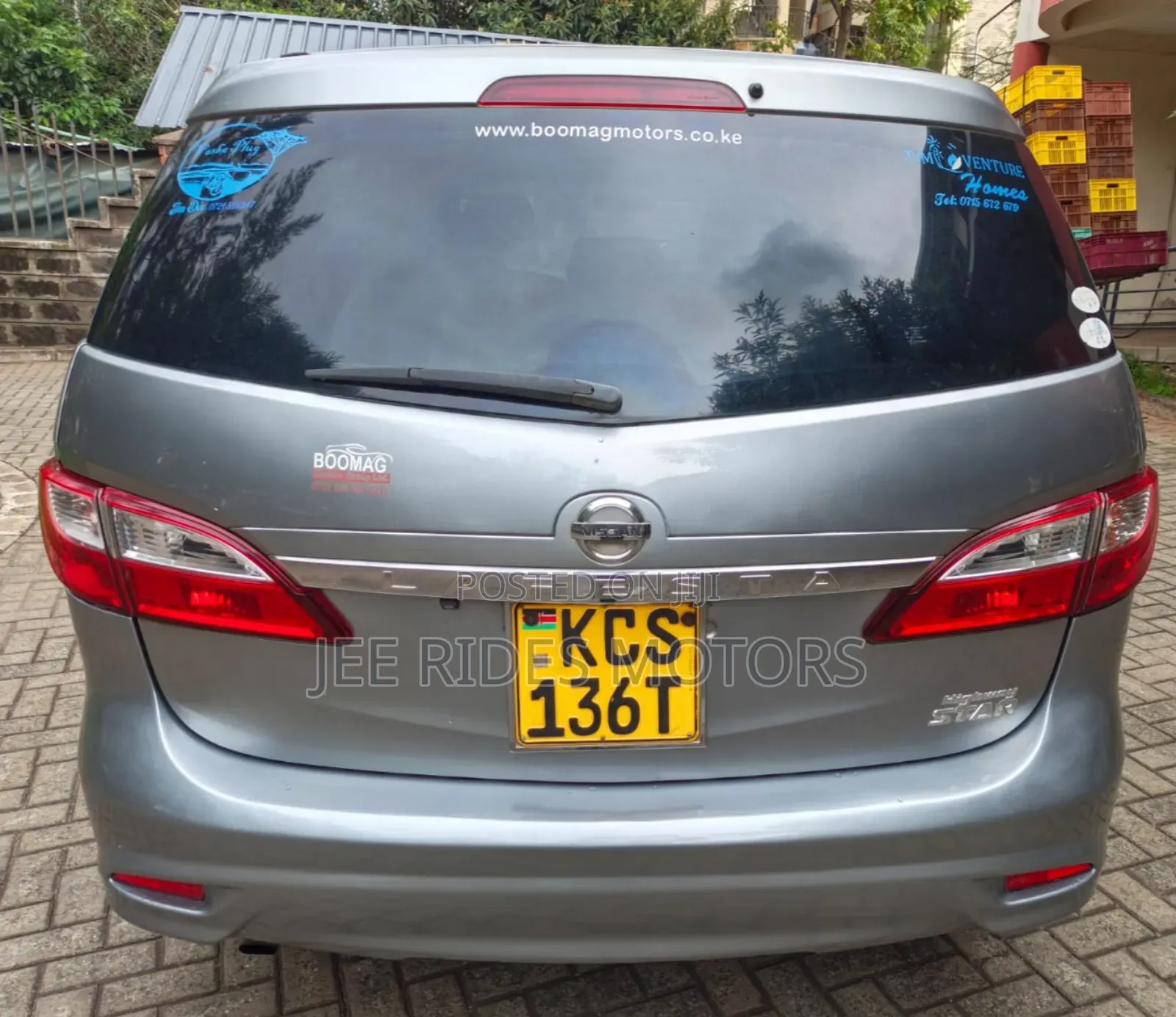 Nissan Lafesta 2011 Silver