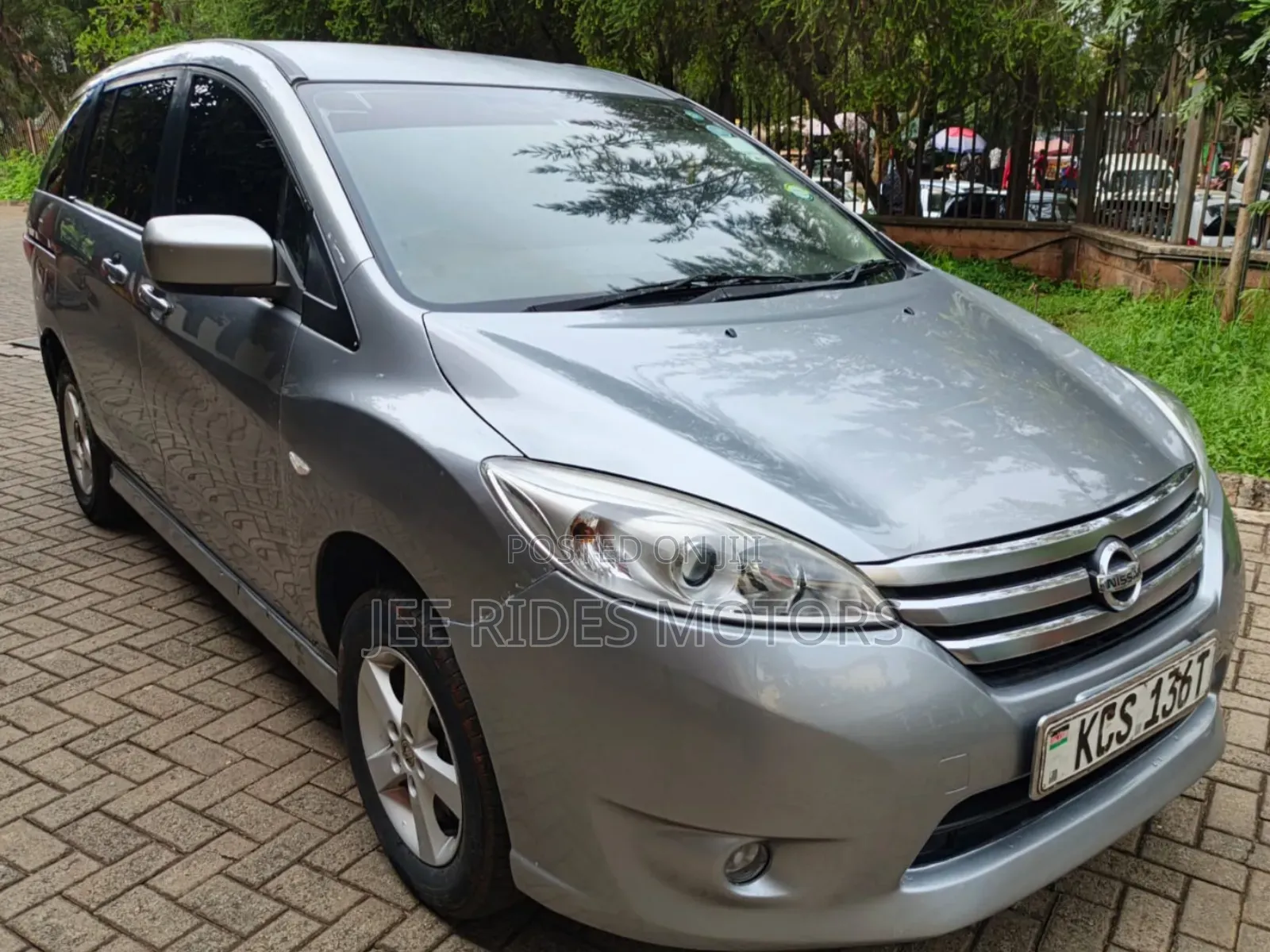Nissan Lafesta 2011 Silver
