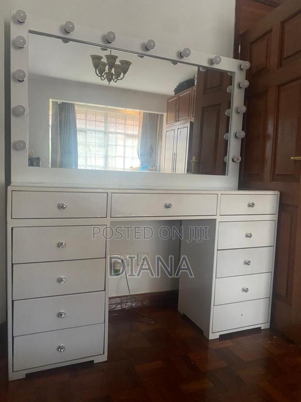 Make Up Station - main view