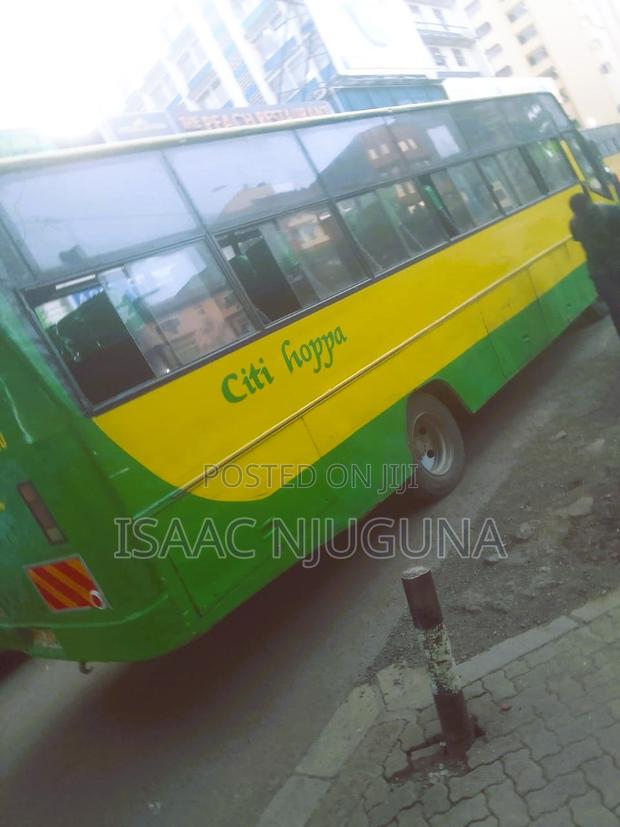 Isuzu FRR 2013 Green - main view