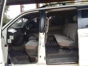 Toyota HiAce 2004 White