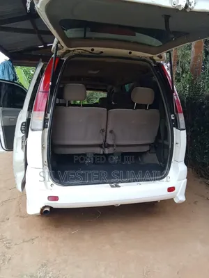 Toyota HiAce 2004 White