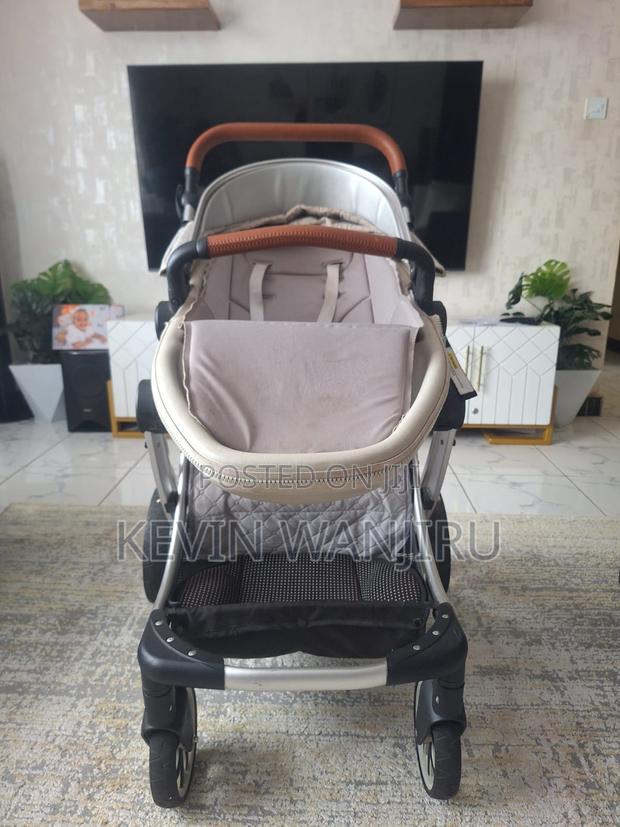Egg Design Baby Stroller/Pram – 2-in-1, Foldable, Very Clean – Nairobi