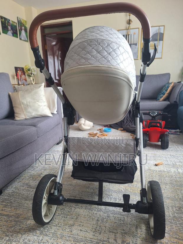 Egg Design Baby Stroller/Pram – 2-in-1, Foldable, Very Clean – Nairobi - thumbnail 4
