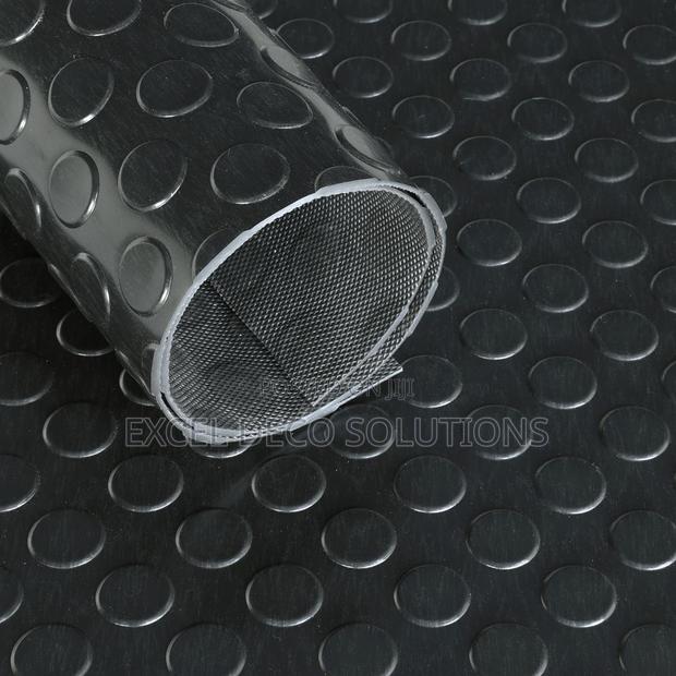 Heavy Duty Coin Mat – Non Slip Rubber Flooring (Per Meter)