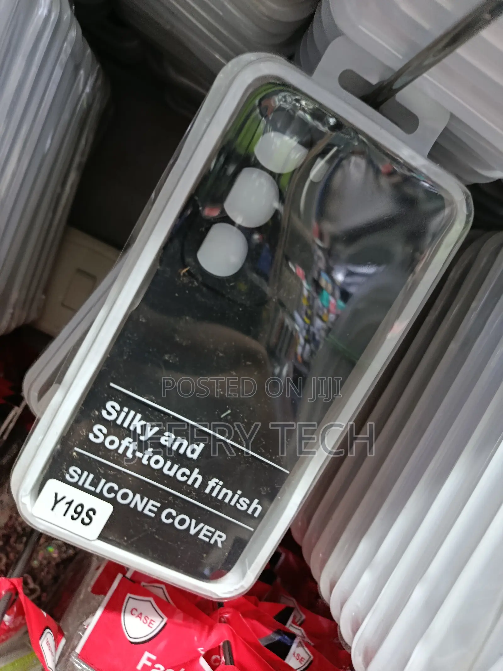 Silicone Cover for the Vivo Y19s Features a Silky, Soft-Touch Finish