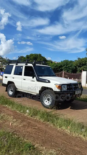 Toyota Land Cruiser 2021 White