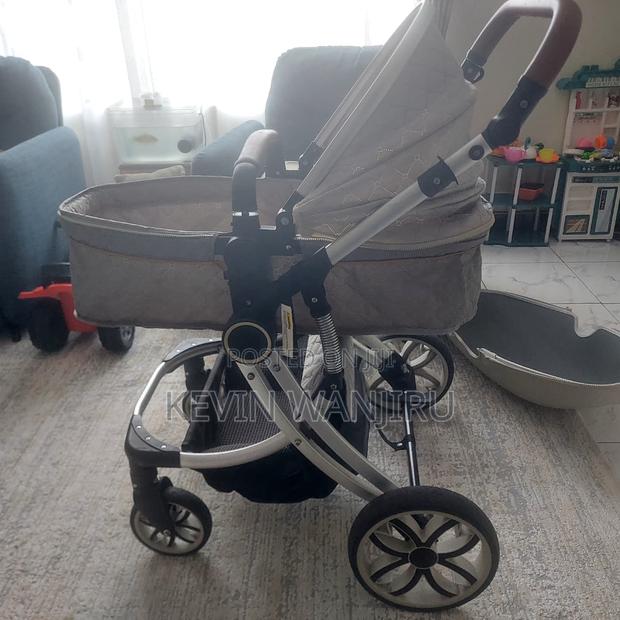 Egg Design Baby Stroller/Pram – 2-in-1, Foldable, Very Clean – Nairobi - thumbnail 6
