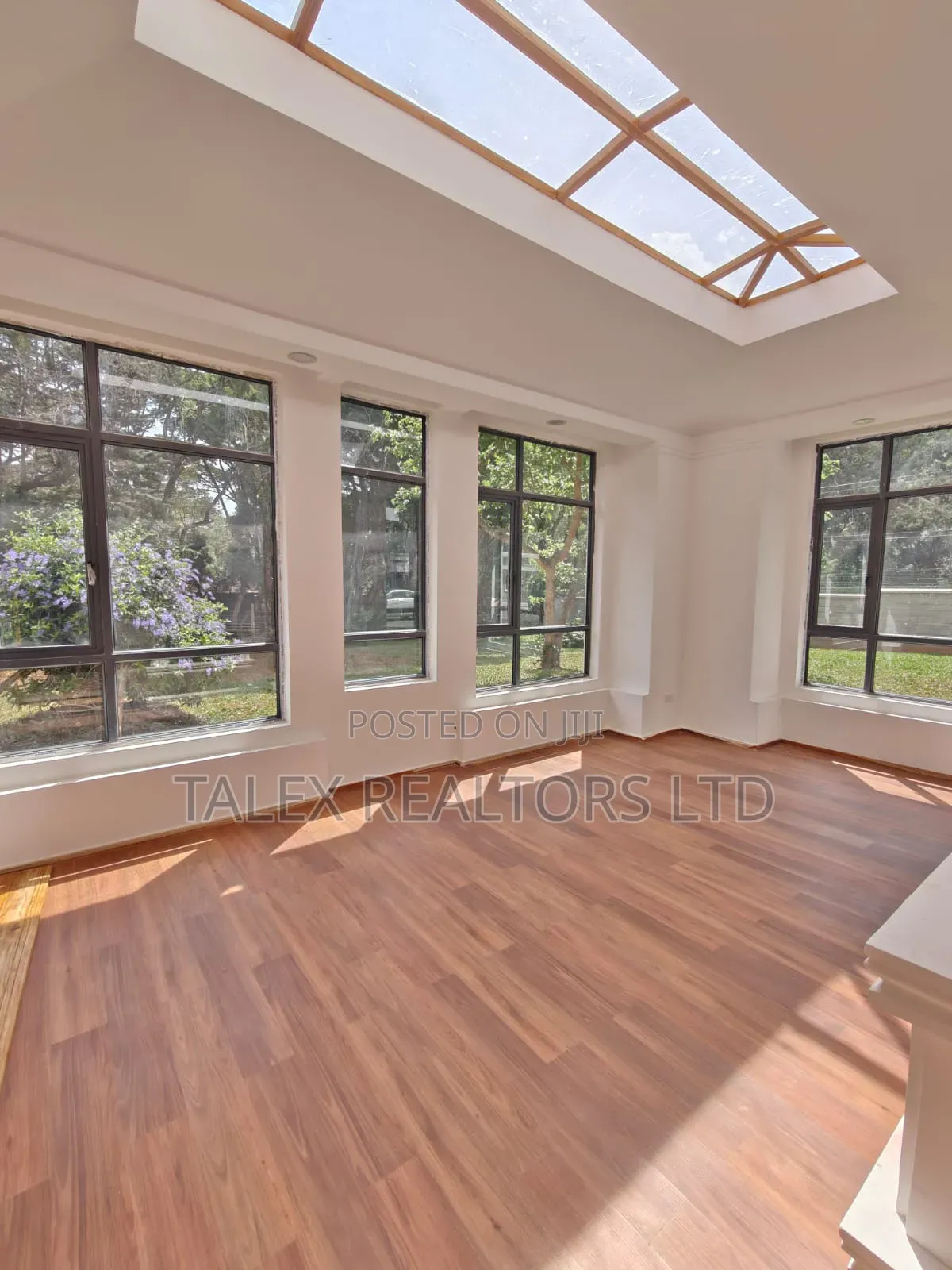 9bdrm Maisonette in Call Me, Hardy for sale