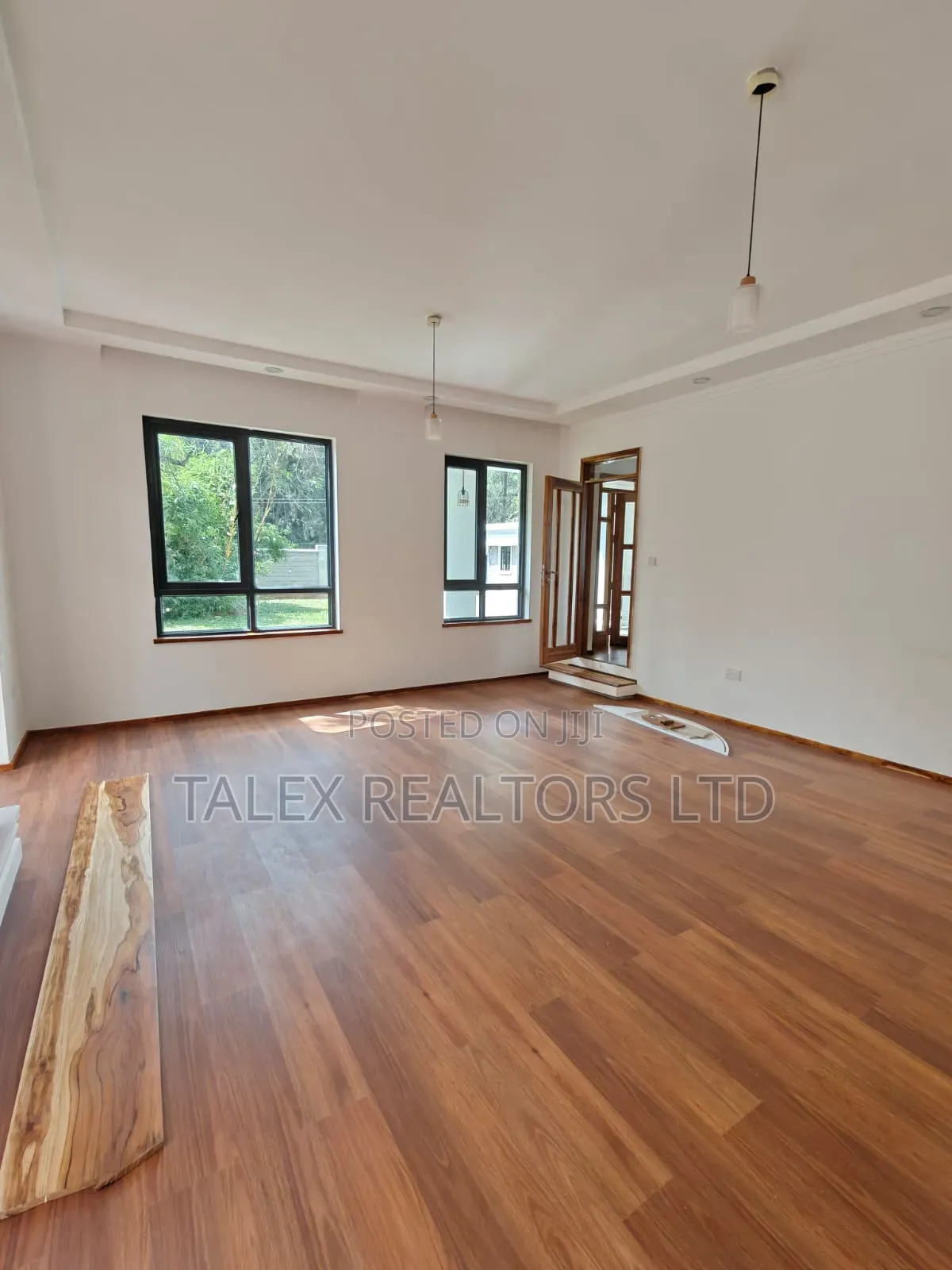 9bdrm Maisonette in Call Me, Hardy for sale