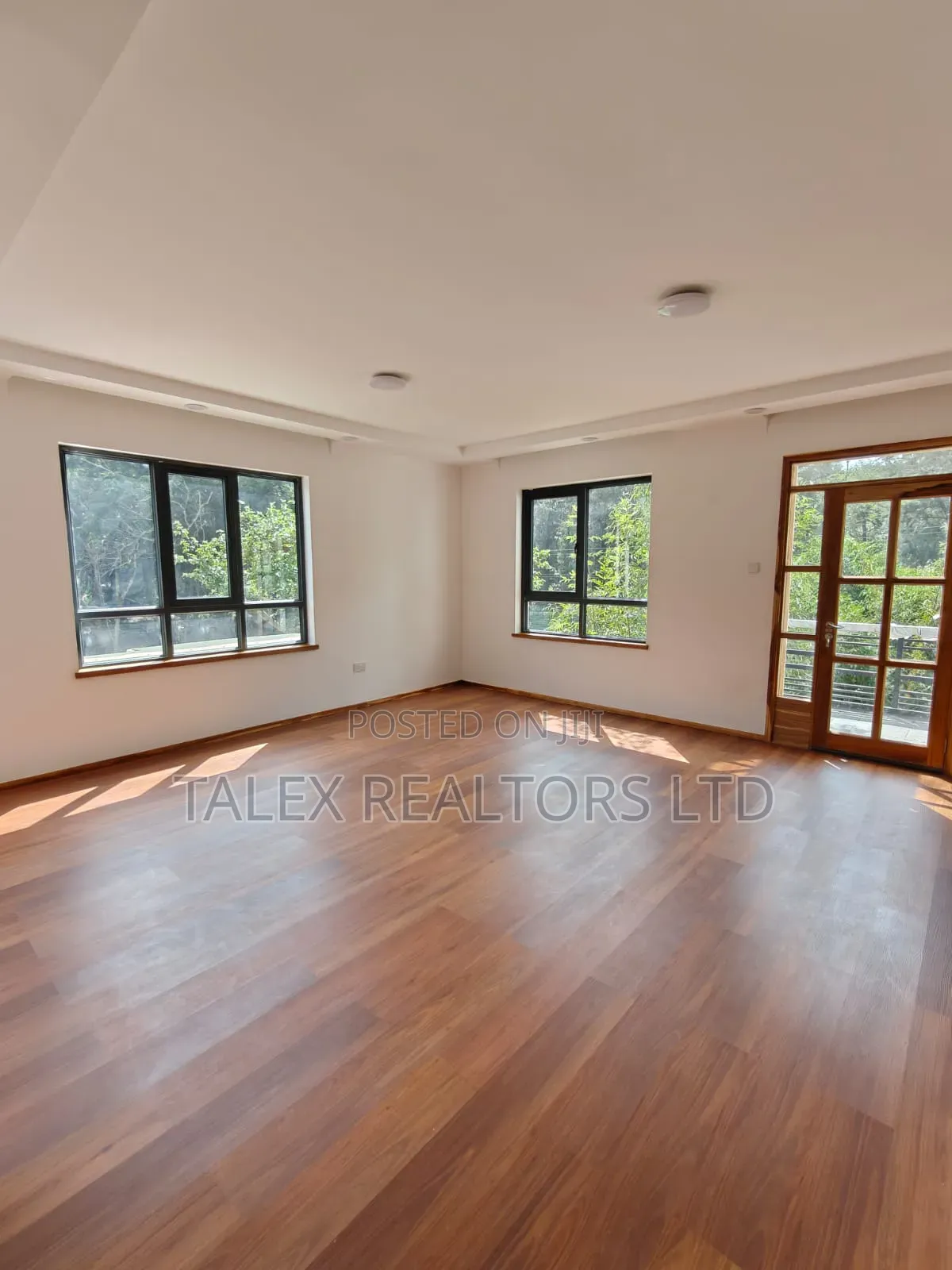 9bdrm Maisonette in Call Me, Hardy for sale