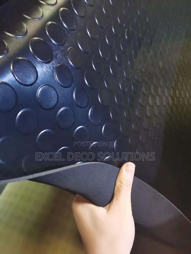 Non-Slip Coin Mat for Car Wash Service Bays (Per Meter)