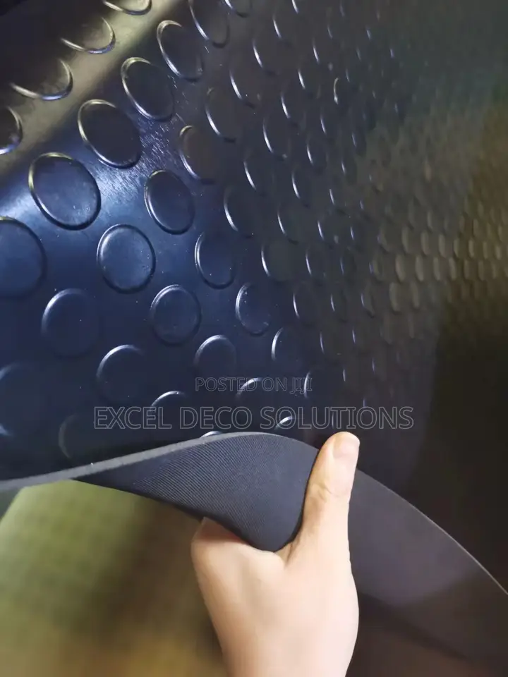 Non-Slip Coin Mat for Car Wash Service Bays (Per Meter)