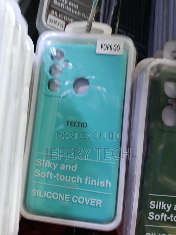 L: Made From Flexible Tpu/Silicone for a Comfortable Grip - main view