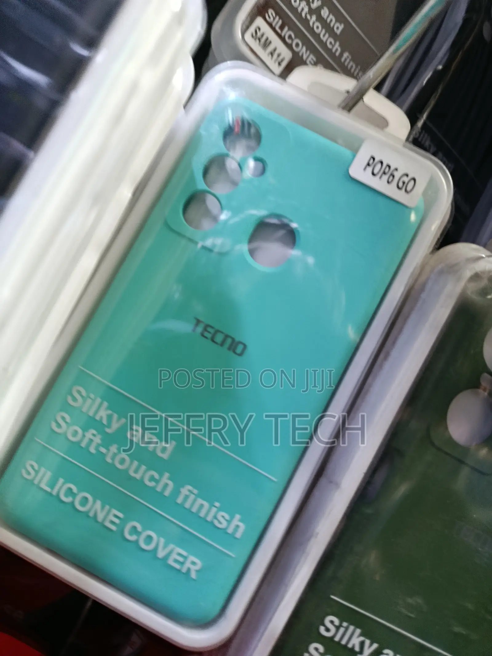 L: Made From Flexible Tpu/Silicone for a Comfortable Grip